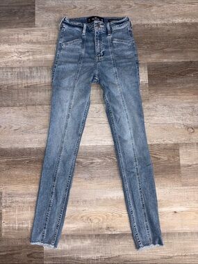 Hollister jean